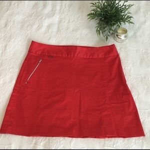 Red golf skort